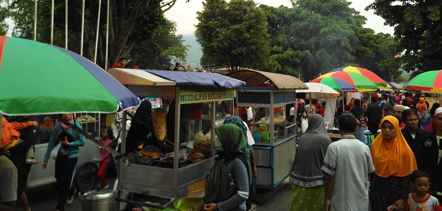 Foto: Suasana Kampung Ramadhan Kauman 1438H Banjarnegara Jam 4 sore (dokumen pribadi)