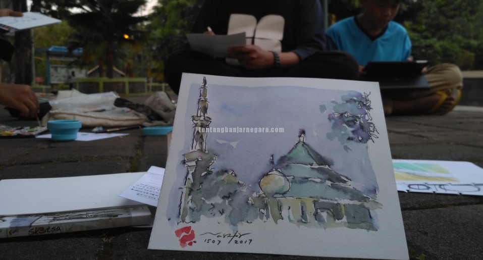 Foto: Sesi Nggambar bareng, hasil sketching Masjid Agung Banjarnegara oleh Pak Nashir